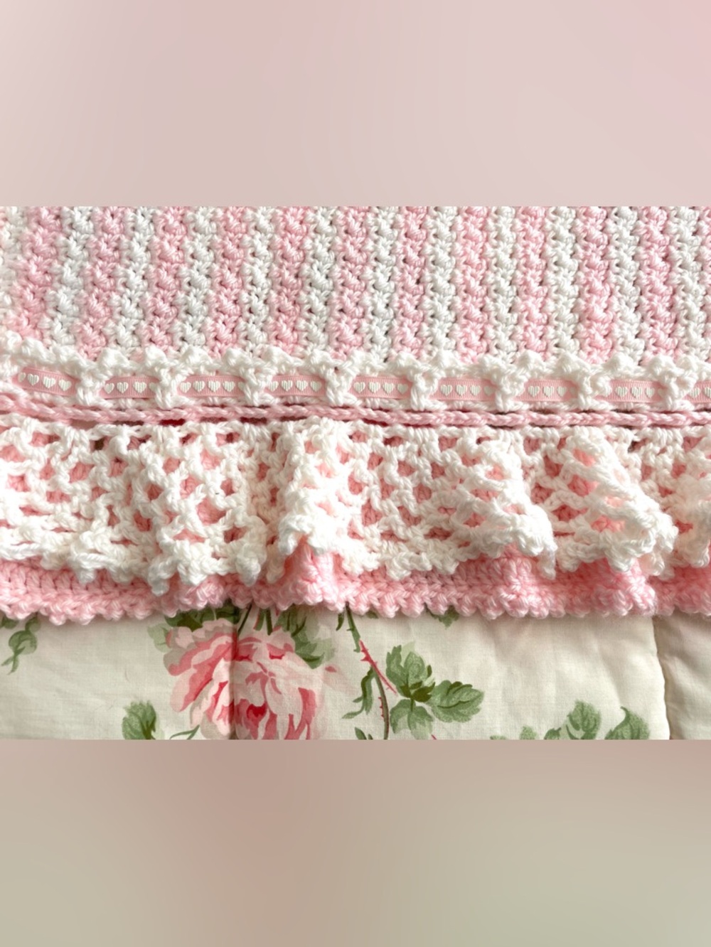 Vintage Crocheted Baby Blanket Afghan Pink & White w Bows Dbl Ruffles 40x50 - Picture 5 of 9